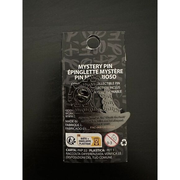 Loungefly Disney Winnie the Pooh Piglet Moon Star Blind Box Enamel Pin - Picture 3 of 4